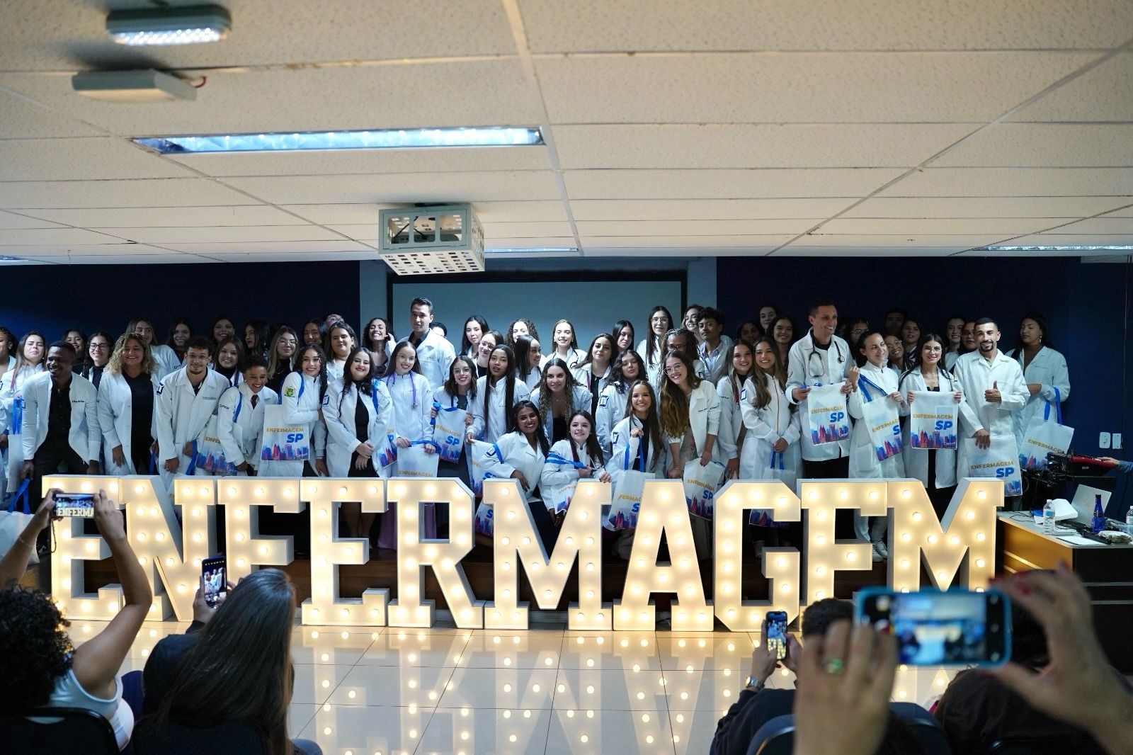 Cerimônia do Jaleco celebra o início da jornada prática na área da saúde